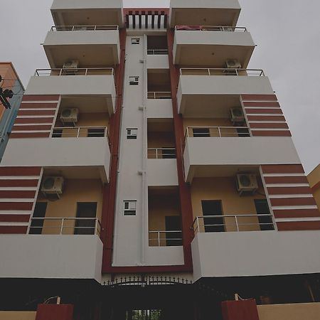 Oyo 17276 The Maple Tree Hotels Бхубанешвар Екстериор снимка