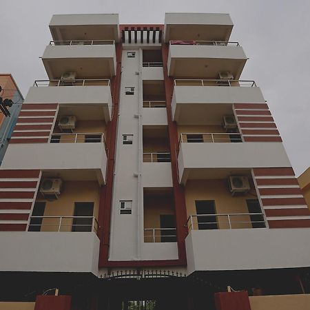 Oyo 17276 The Maple Tree Hotels Бхубанешвар Екстериор снимка