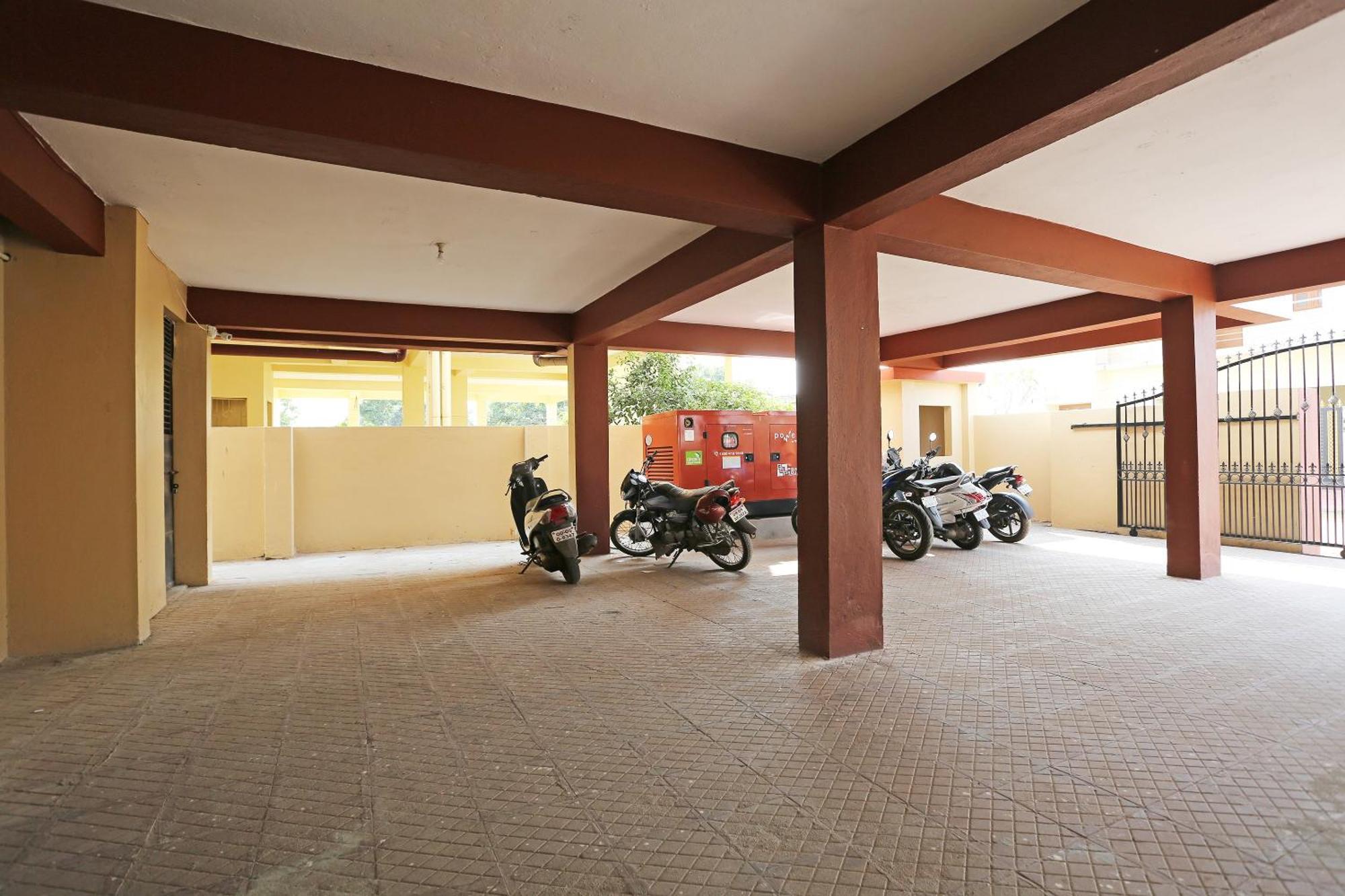 Oyo 17276 The Maple Tree Hotels Бхубанешвар Екстериор снимка